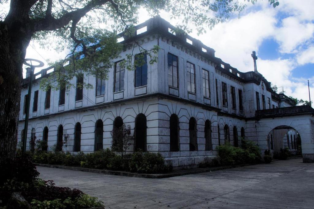 Hotel Veniz Baguio City Exterior photo